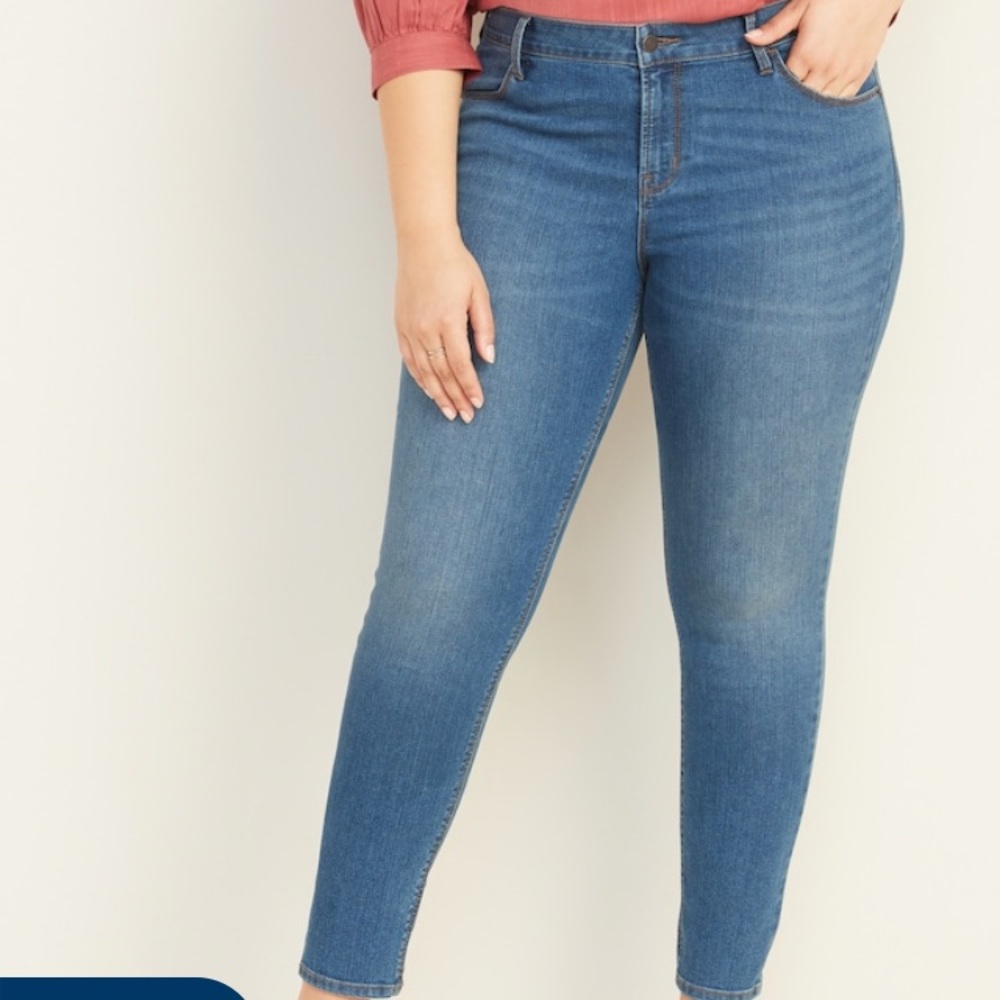Mid-Rise Medium-Wash Super Skinny Ankle Jeans